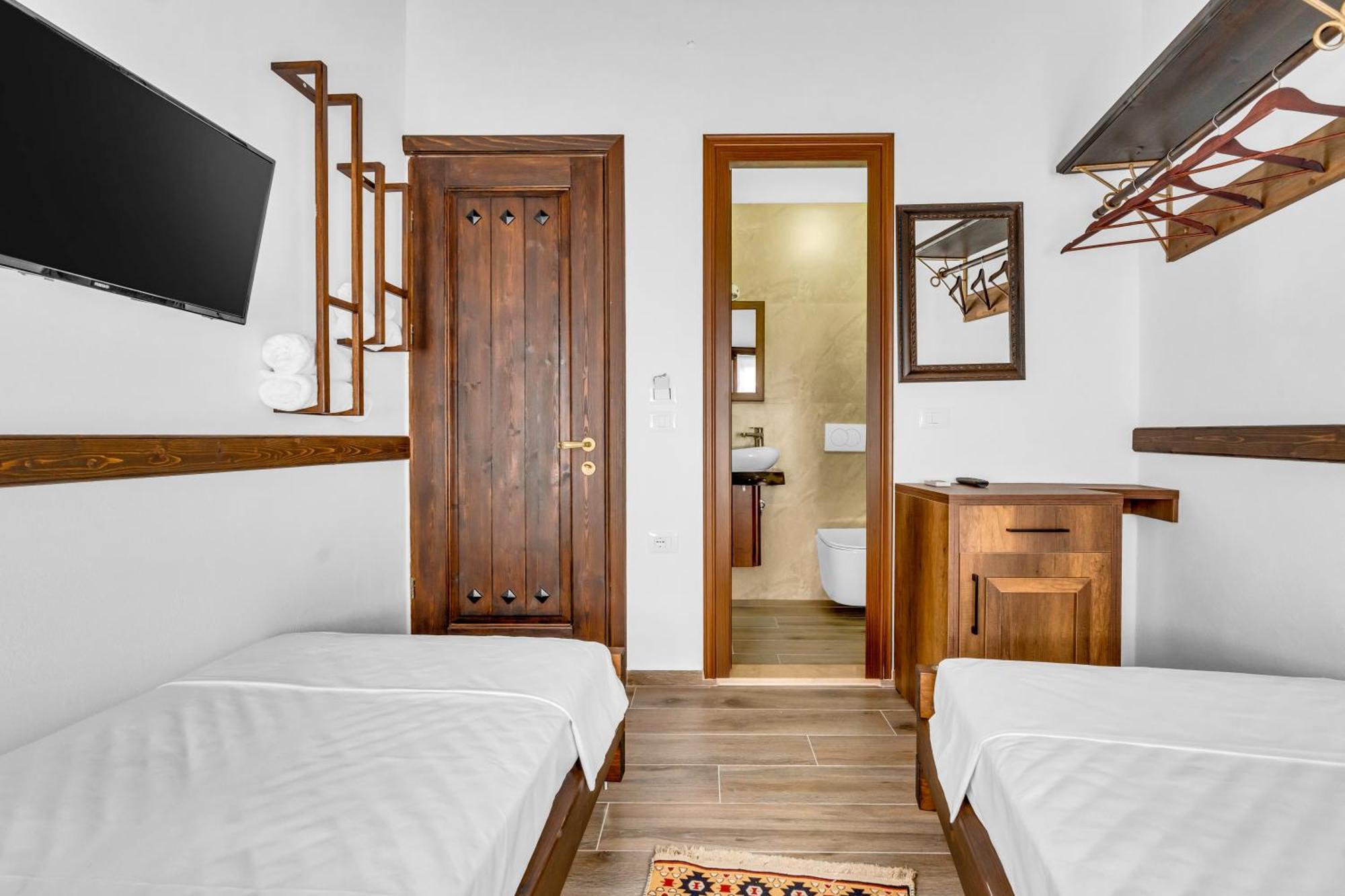 Hotel Bohem Berat Exterior photo