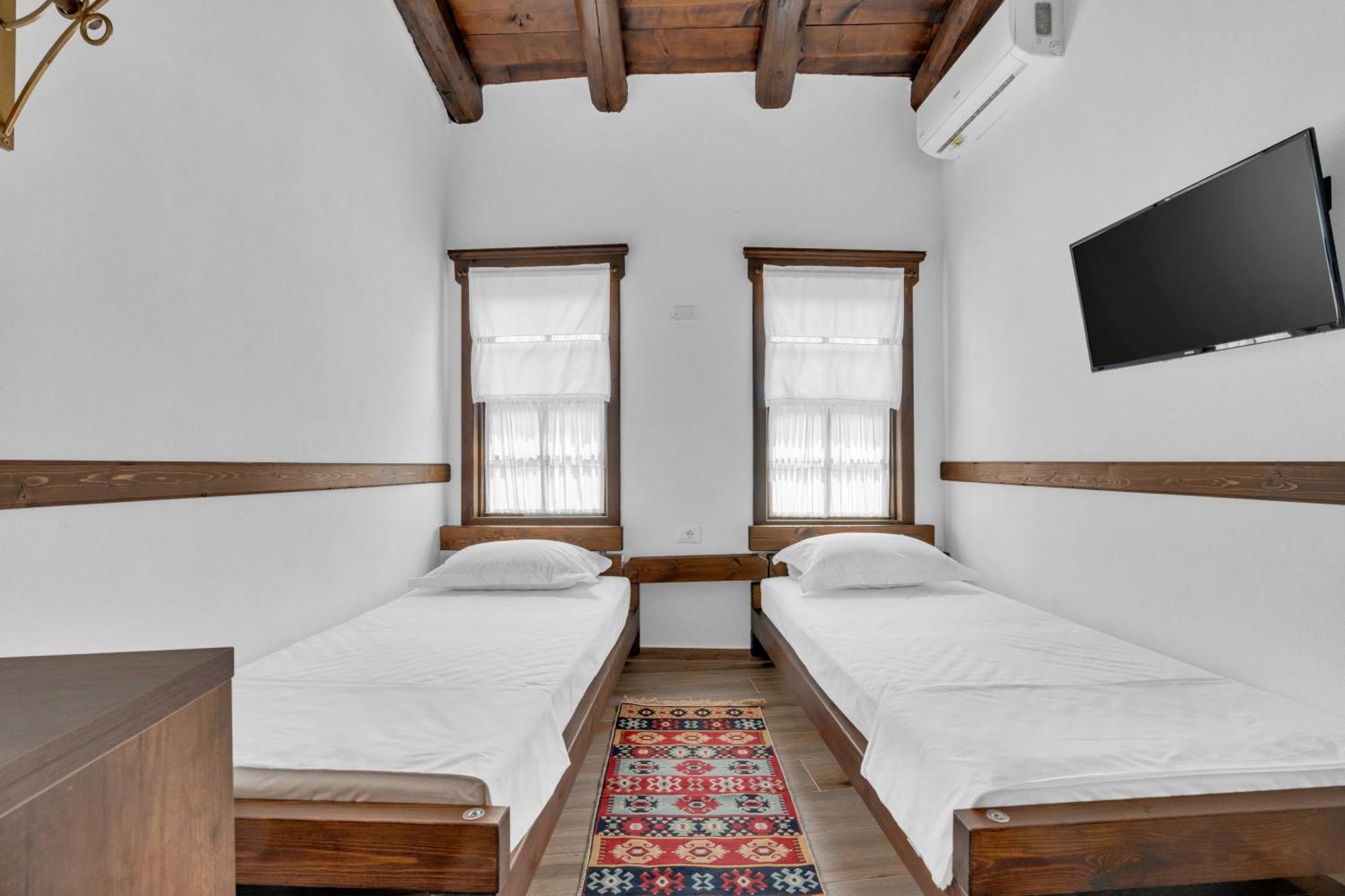 Hotel Bohem Berat Exterior photo