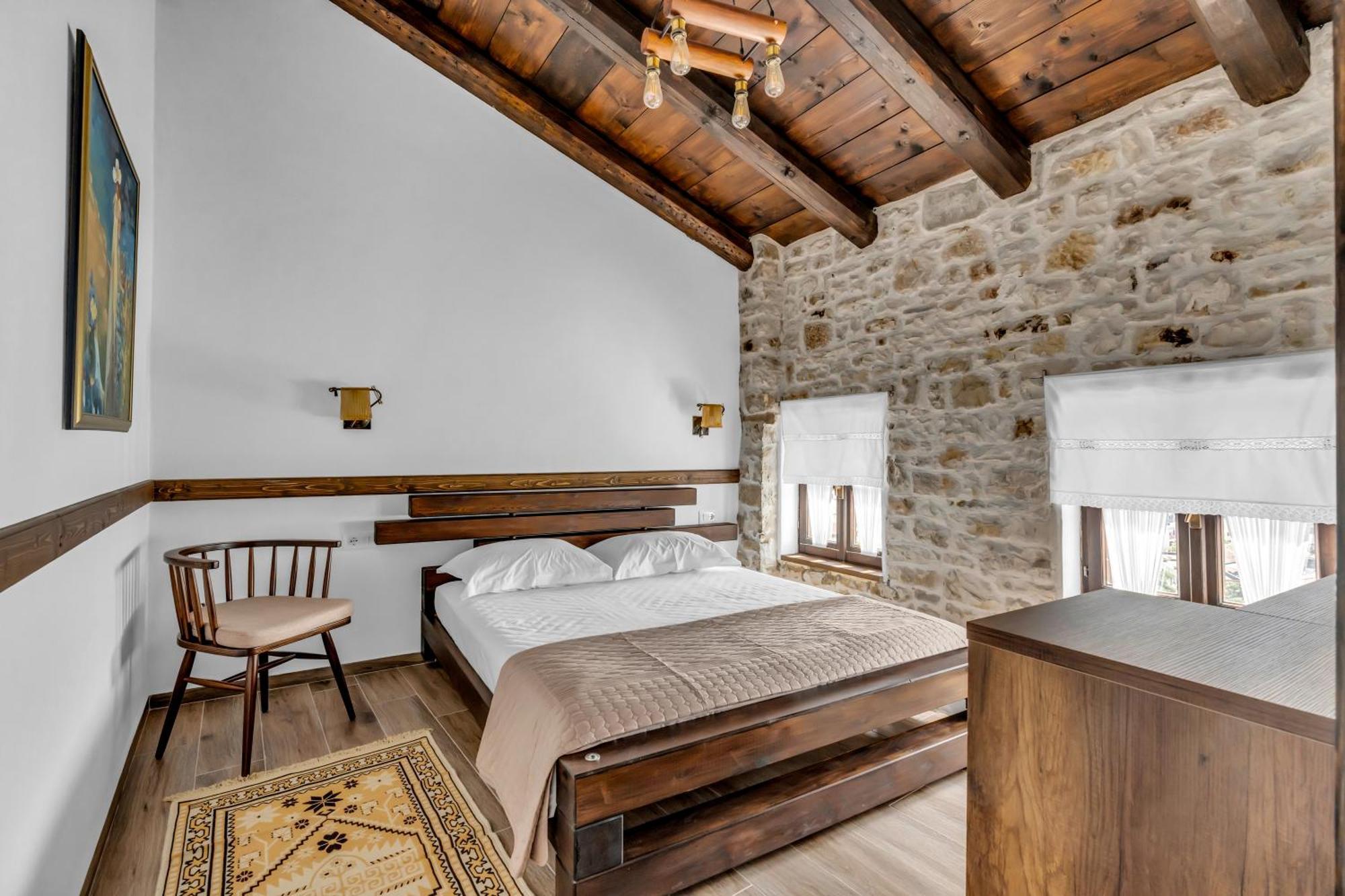 Hotel Bohem Berat Exterior photo